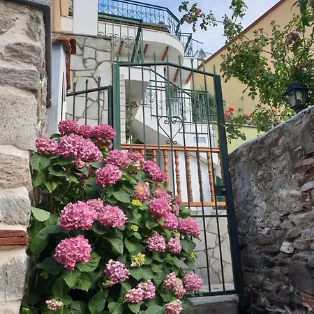 Beautiful House In Old Town Kavala